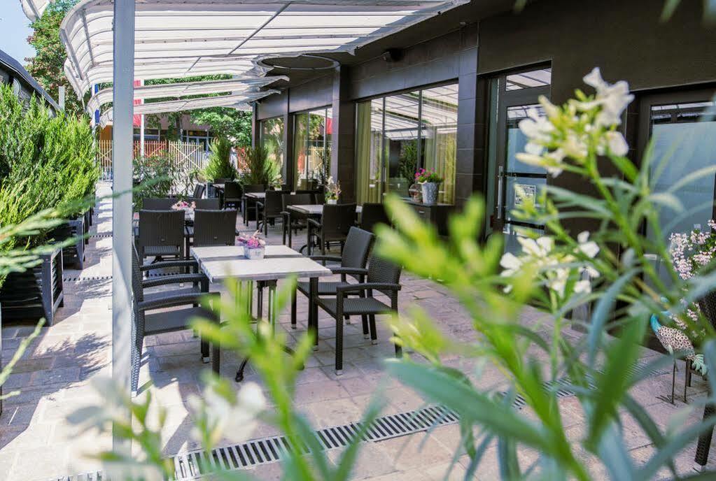 Hotel Idol Targovichté Extérieur photo